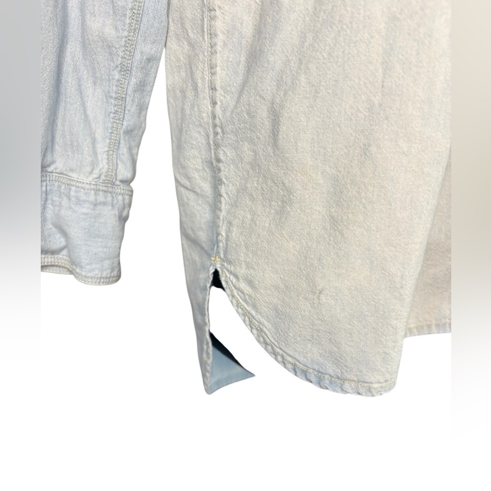Madewell Blue Light Wash Coastal Grunge Chambray Denim Button Down Shirt Size XS - Picture 7 of 10